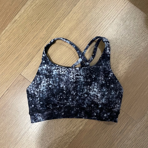 Lululemon sports bra - Picture 1 of 3